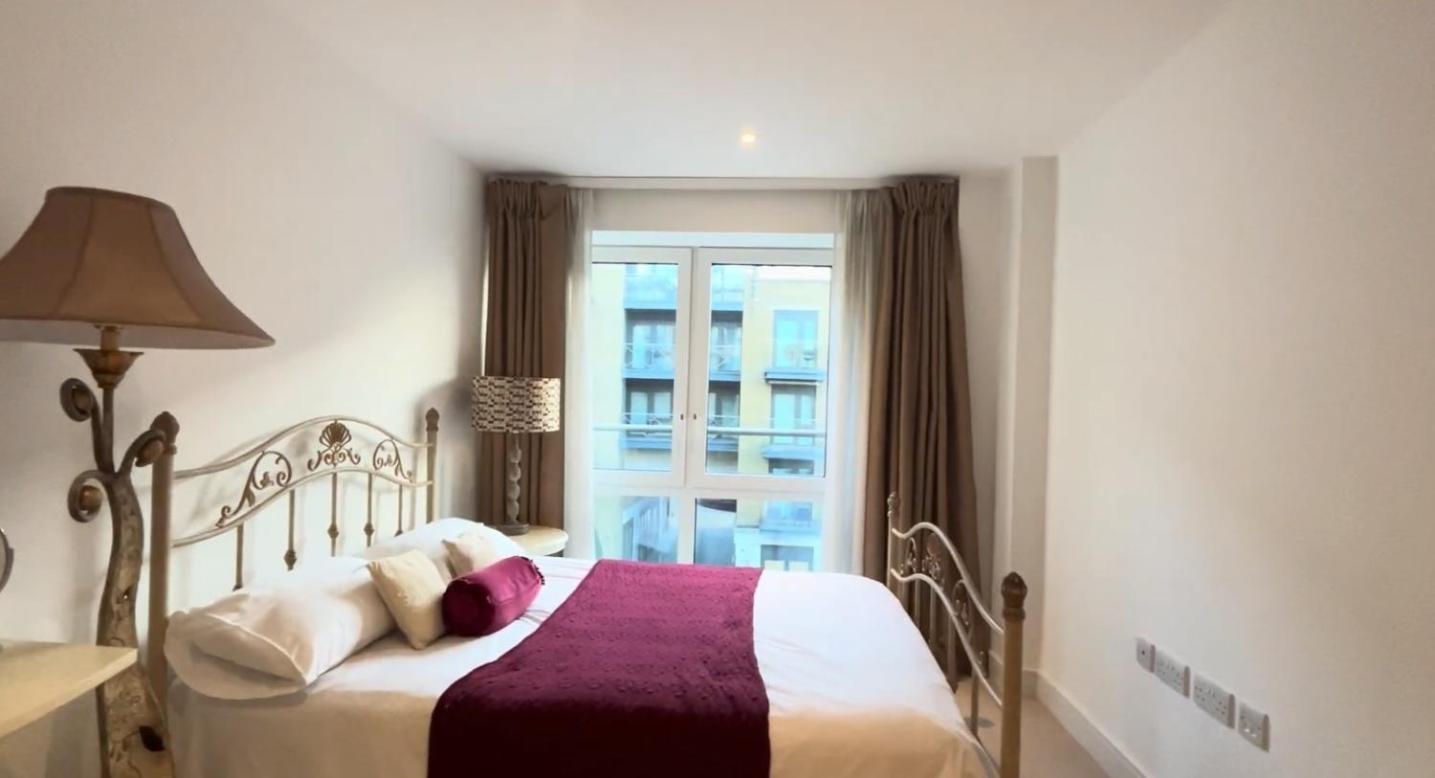 The Crown Apartment *