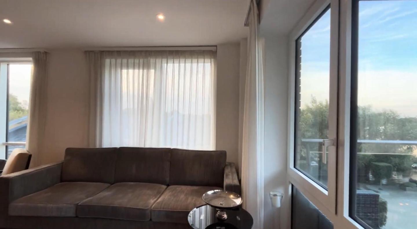 The Crown Apartment *